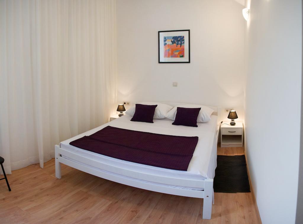 Room Placeforyou دوبروفينك الغرفة الصورة