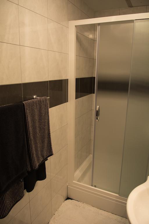 Room Placeforyou دوبروفينك الغرفة الصورة